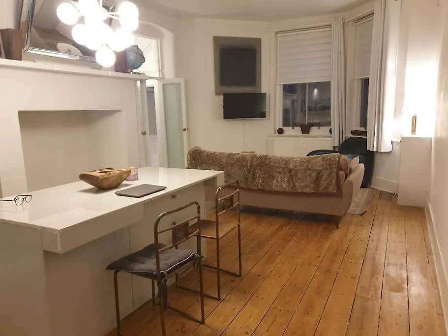 2 Spacious And Quiet One Bed In Central Hove With Free Parking