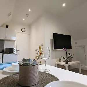 Modern Spacious Brighton