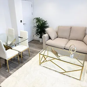 Beautiful Flat In Windsor Court Brighton