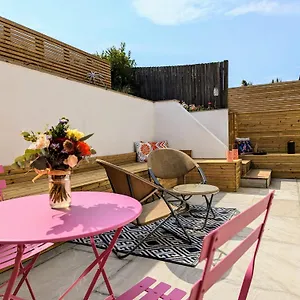 South Downs View-private Parking Hove